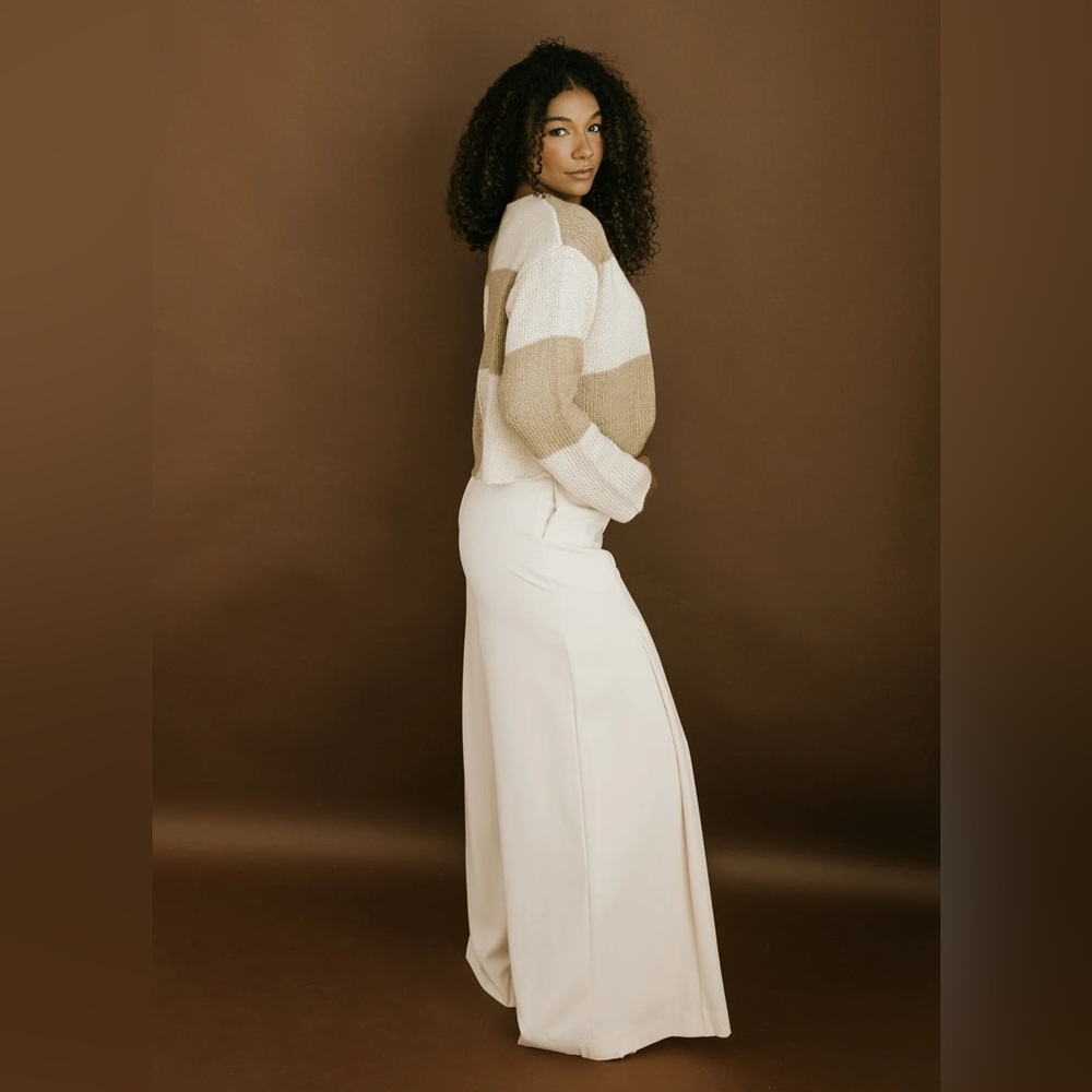 NWOT Cream pleated wide leg trousers